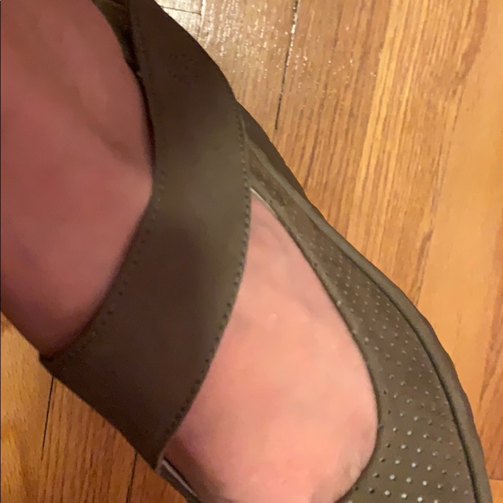 Shoes - Picture 8 of 8
